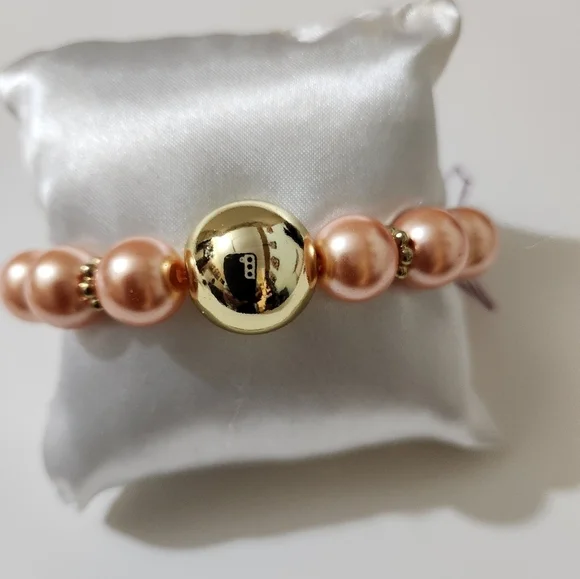 Hand Crafted Pearl Stretch Bracelet Peach and Gold Beaded - Picture 4 of 6